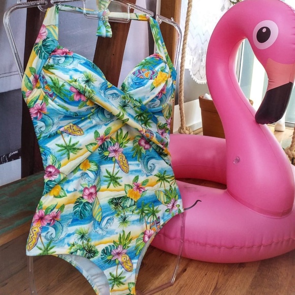 Bikini - Picture 1 of 1